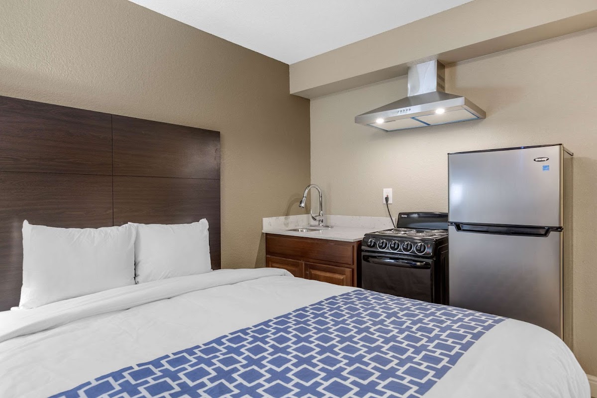 Rodeway Inn & Suites Ontario photo 2