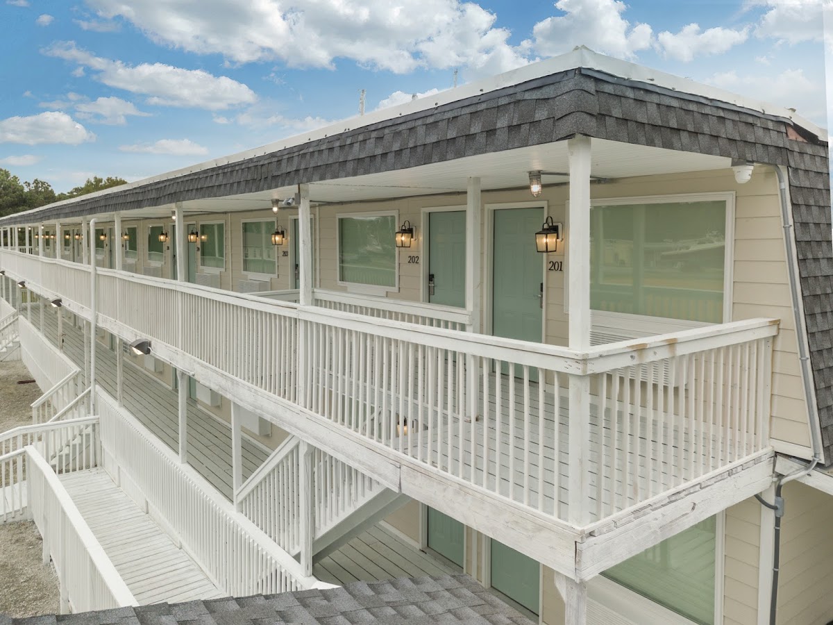 Deltaville Dockside Inn
