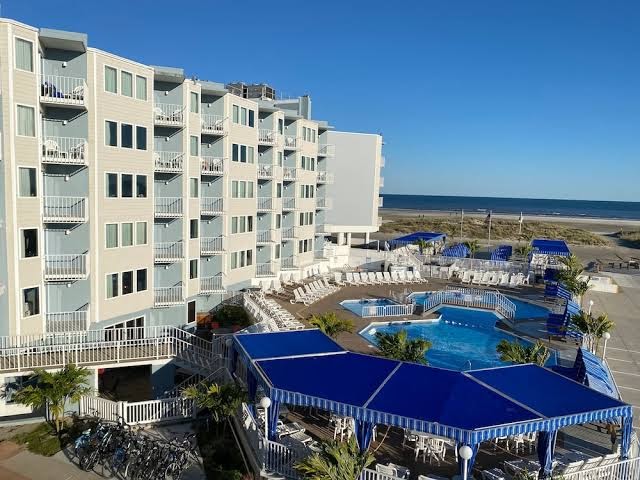 El Coronado Resort