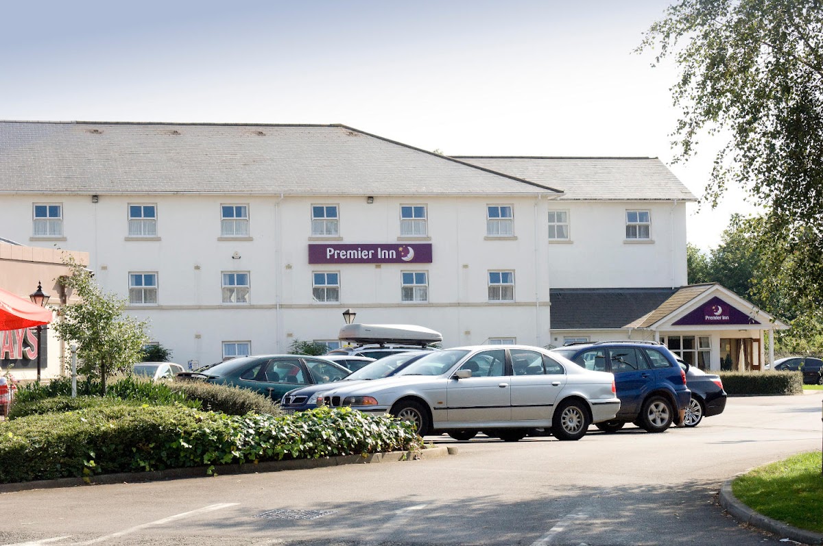 Premier Inn Cheltenham Central (West/A40) hotel