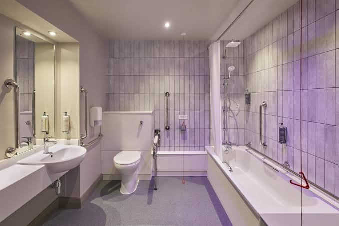 Premier Inn Cheltenham Central (West/A40) hotel photo 2