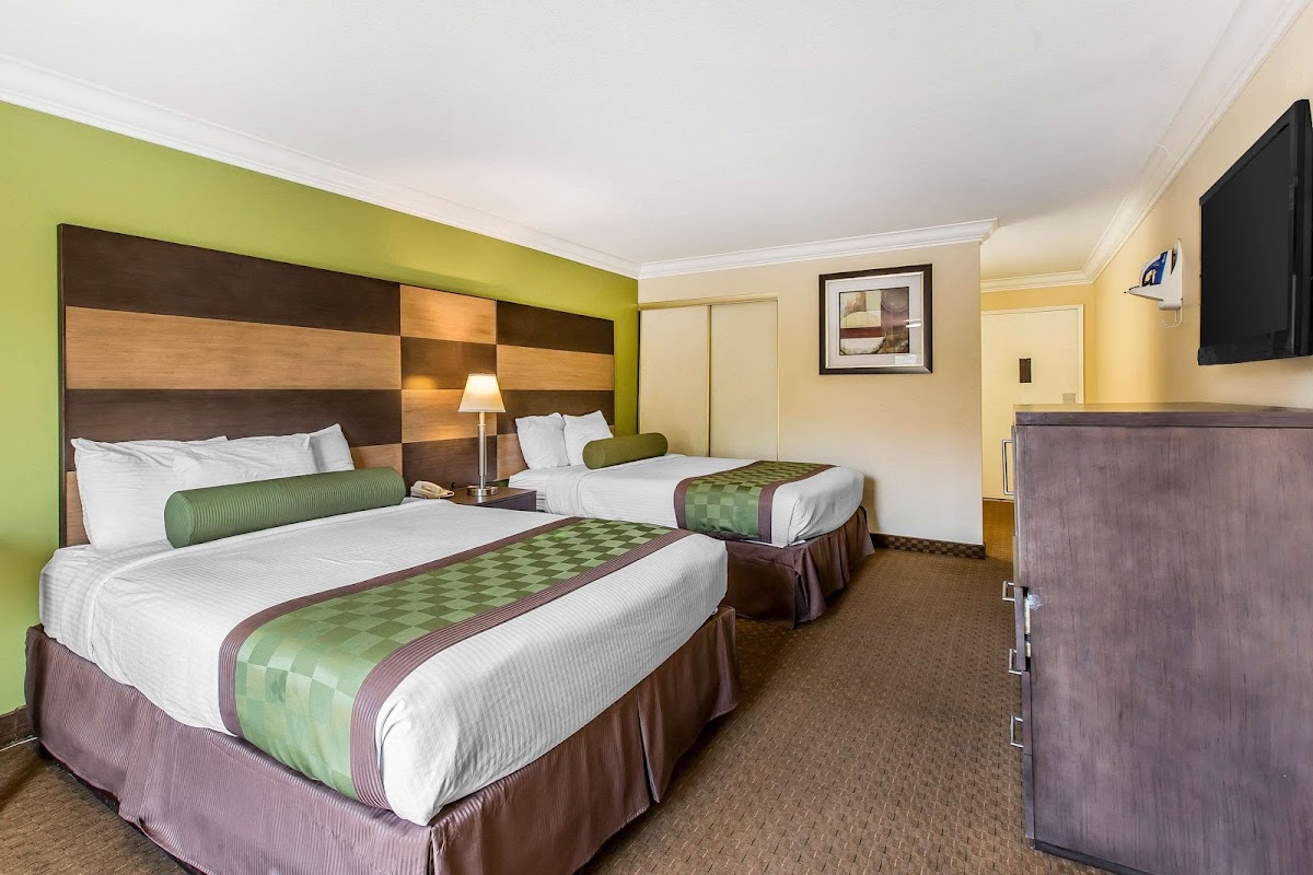 Rodeway Inn & Suites Canyon Lake-Menifee West photo 3