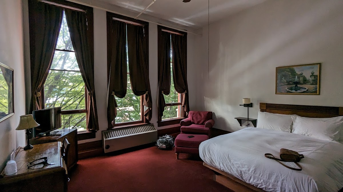 The Monarch Hotel photo 2