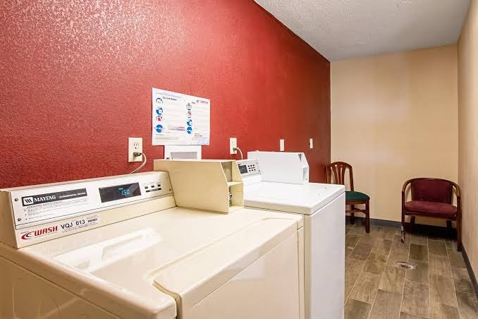 Red Roof Inn Battle Creek photo 3