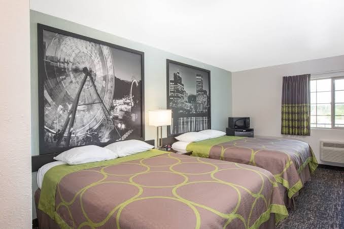 Gateway Inn & Suites photo 2