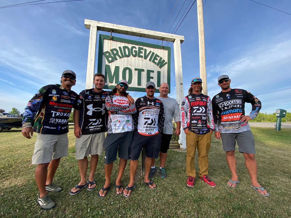 Bridgeview Motel photo 3