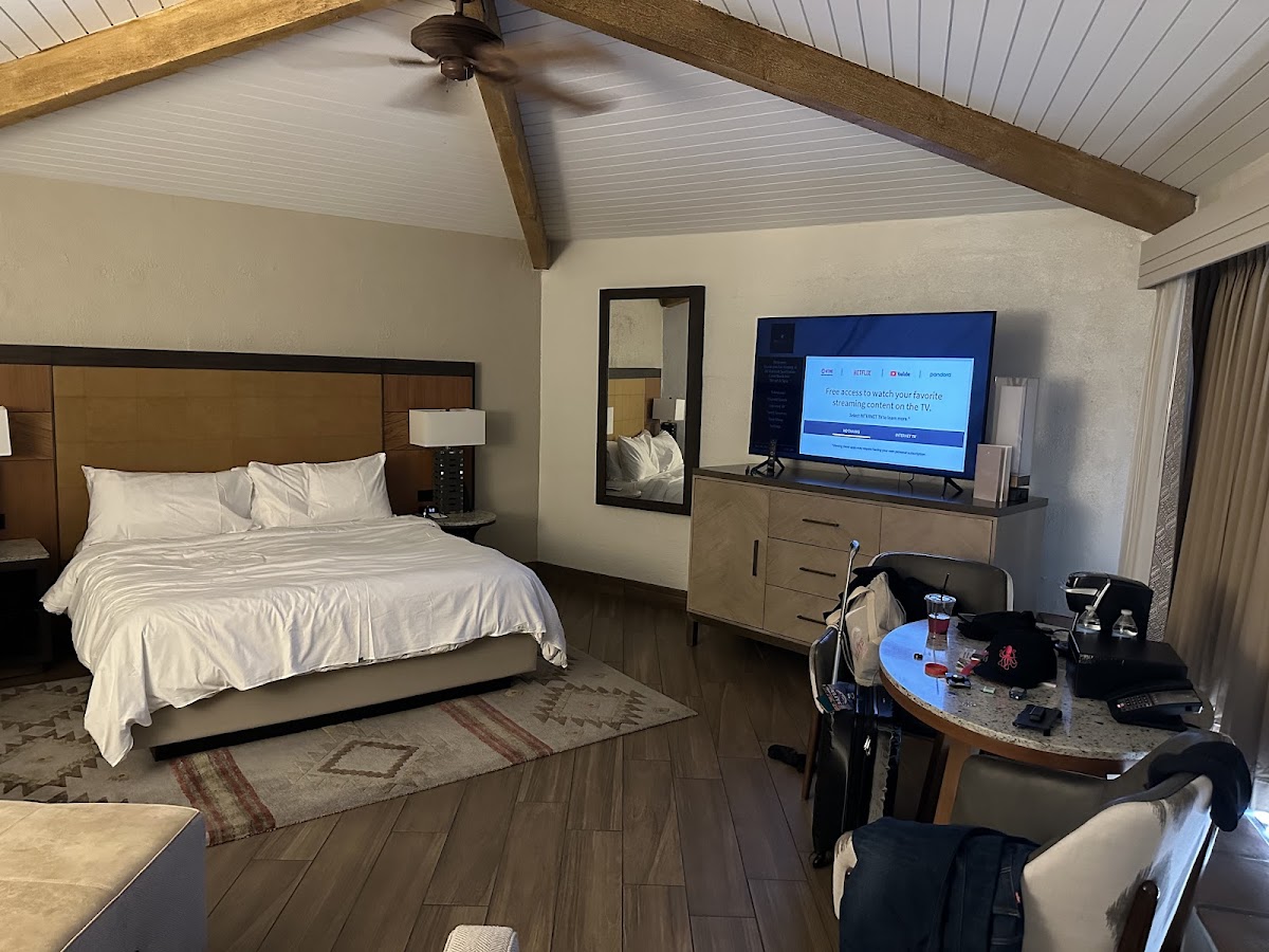 Camelback Inn photo 2