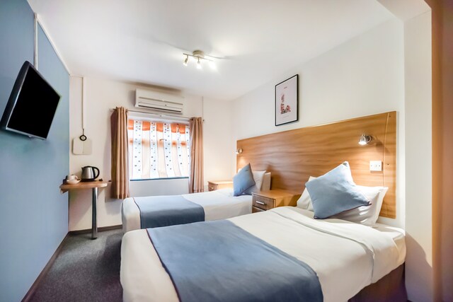 Arinza Hotel, London Ilford photo 2
