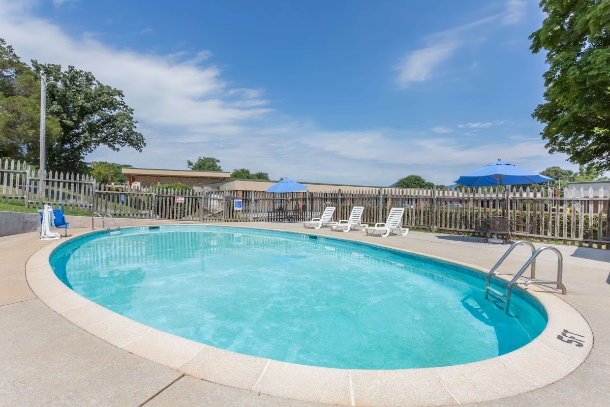 Days Inn by Wyndham Bedford photo 3