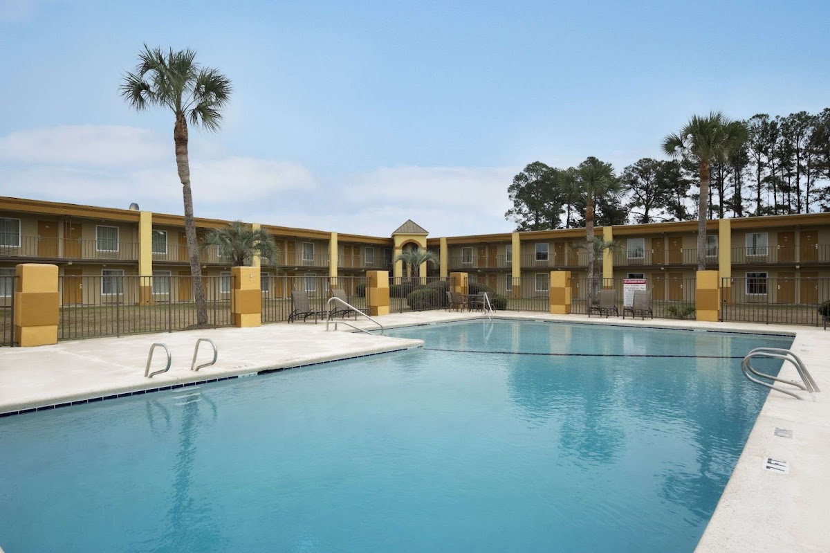 Days Inn by Wyndham Brunswick/St. Simons Area photo 3