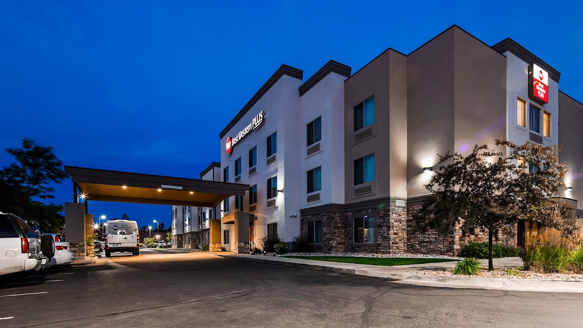 Best Western Plus Airport Inn & Suites