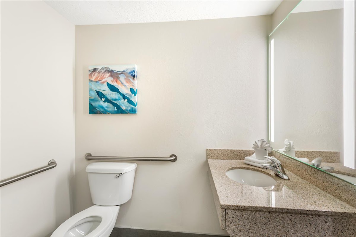 Best Western Plus Airport Inn & Suites photo 3