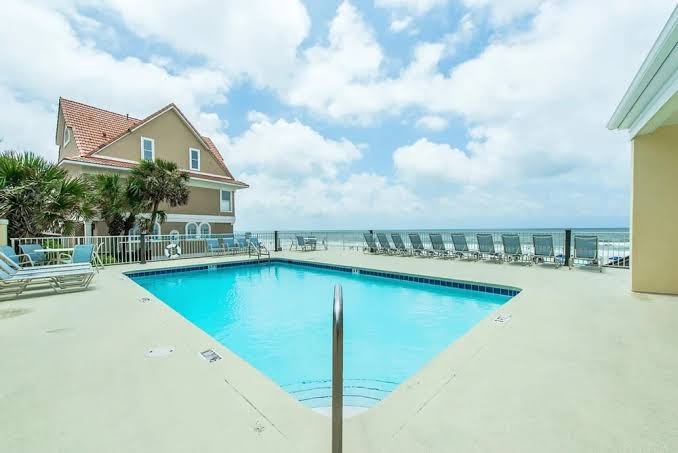 Leeward Key Condos photo 3