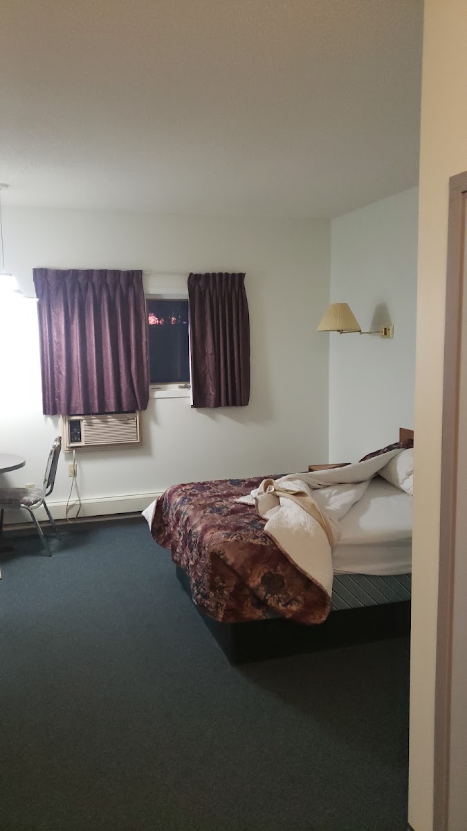 Lucky Lake Hotel