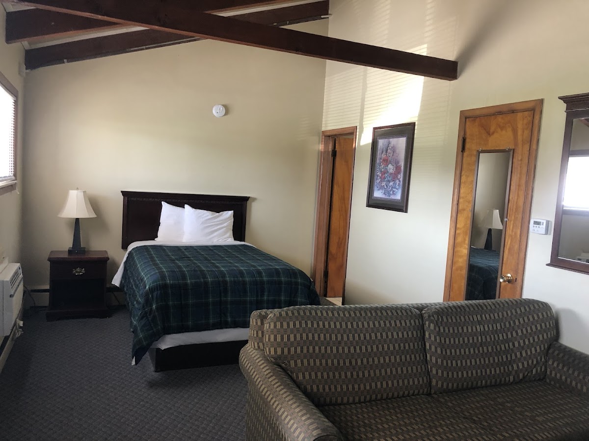 Woodland Lake Motel photo 2