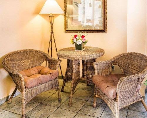 California Inn & Suites Bakersfield photo 2