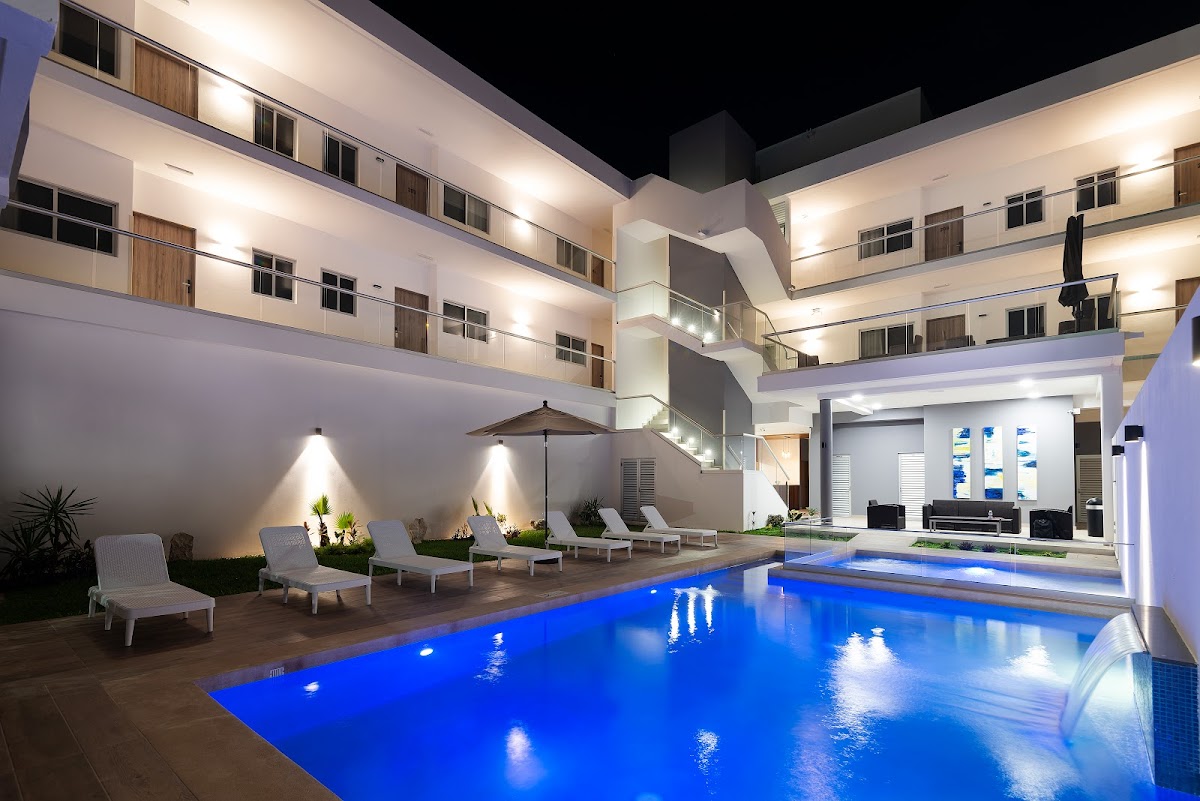 Hotel Heaven Suites