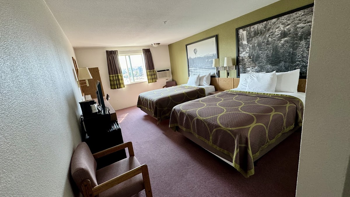 Super 8 by Wyndham Redmond photo 3