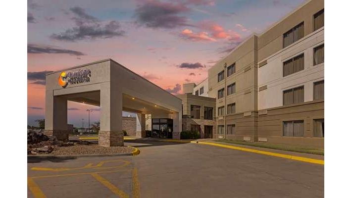 Comfort Inn & Suites Wichita Northeast