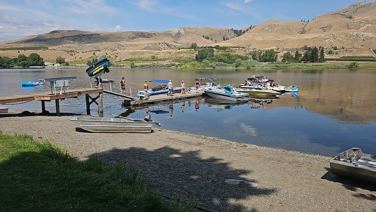 Spectacle Lake Resort