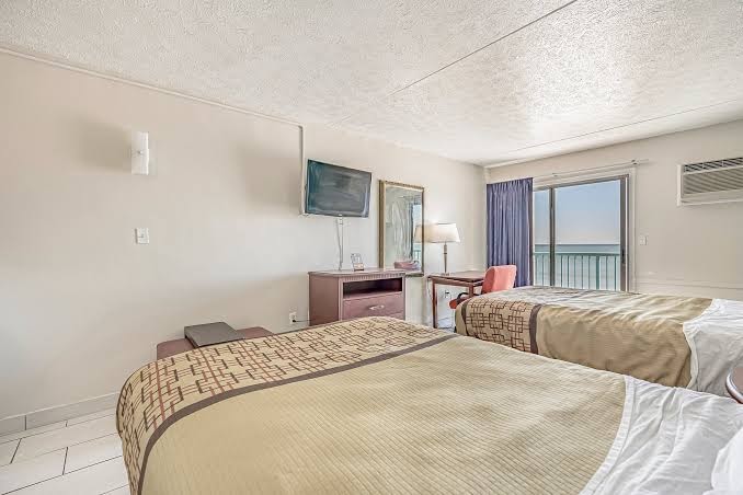 SOUTHERN BREEZE OCEANFRONT photo 2