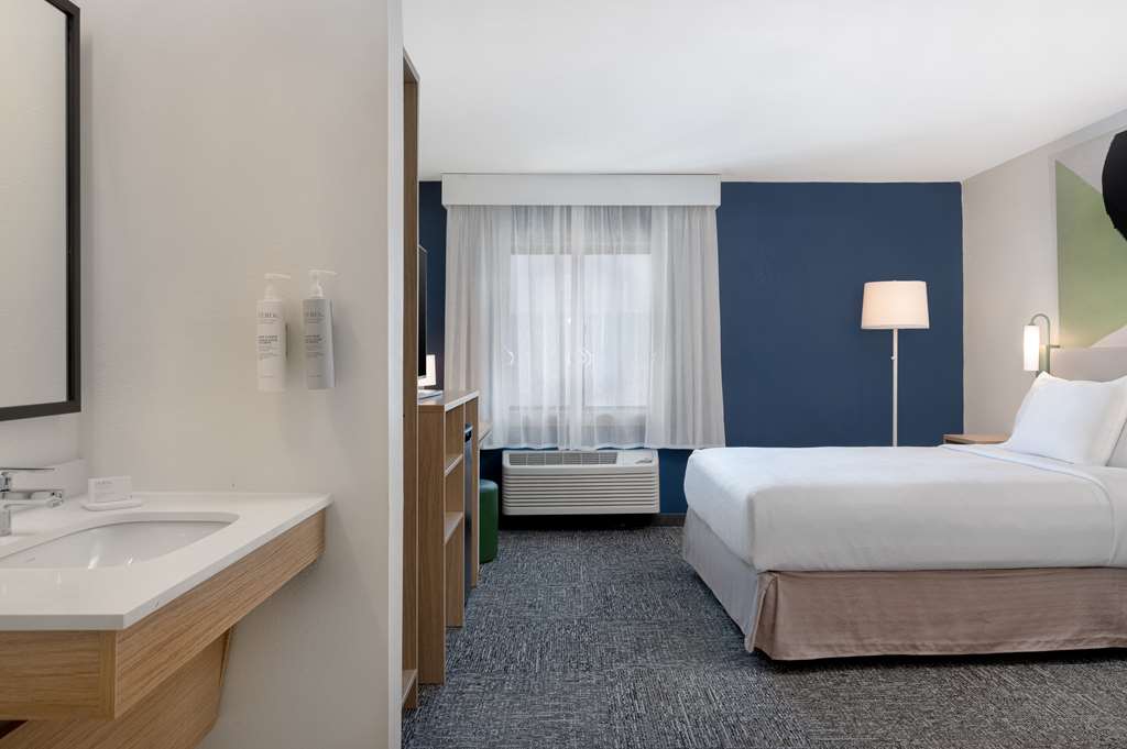 Spark by Hilton Savannah Midtown photo 2
