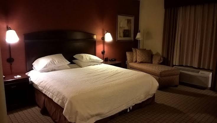 Hampton Inn & Suites Peoria at Grand Prairie, IL photo 2