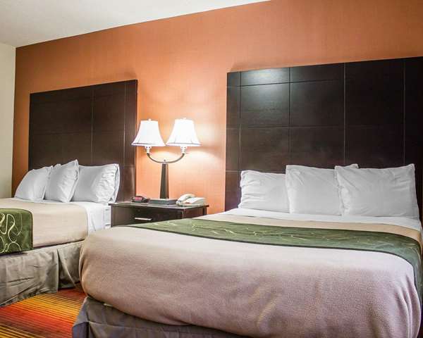 Rodeway Inn MacArthur Airport photo 3
