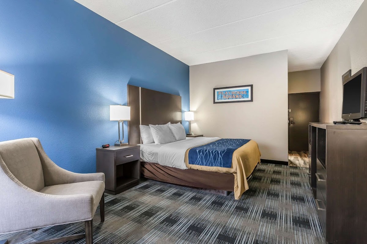 Comfort Inn Cleveland Airport photo 2