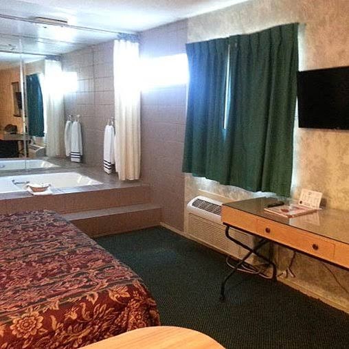 Country Inn & Suites by Radisson, Bakersfield, CA photo 3