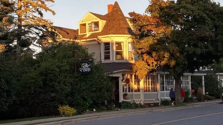 Salty Towers Inn photo 3