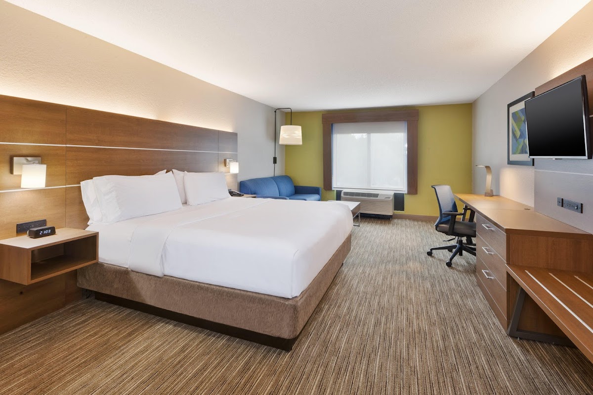 Holiday Inn Express & Suites Chesapeake by IHG photo 2