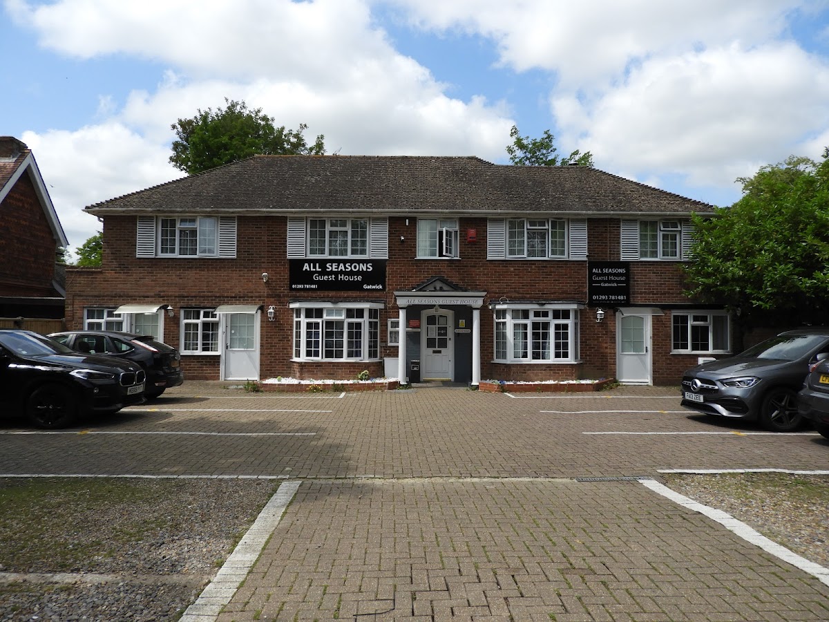 All Seasons Guest House Gatwick & Airport Parking