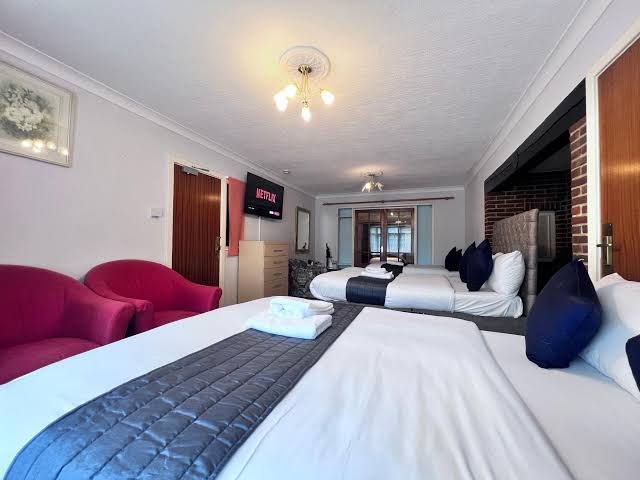 All Seasons Guest House Gatwick & Airport Parking photo 3