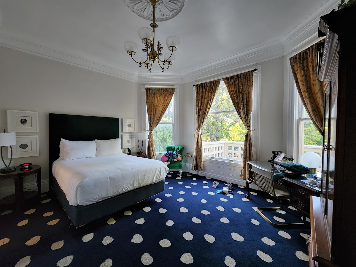The Sterling Hotel photo 2