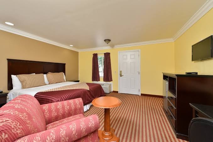 Americas Best Value Inn Downtown Convention Center photo 2