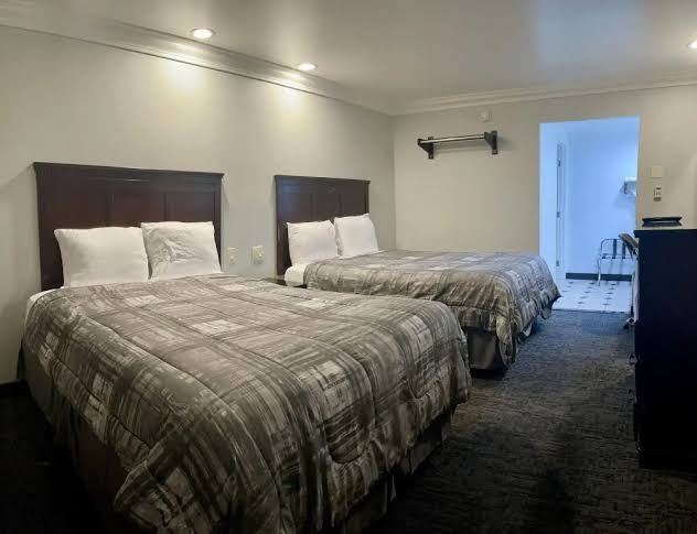 Americas Best Value Inn Downtown Convention Center photo 3