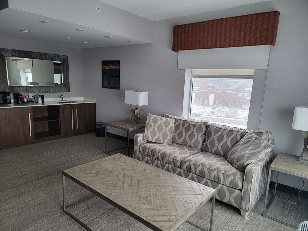 Hampton Inn & Suites Erie Bayfront photo 3