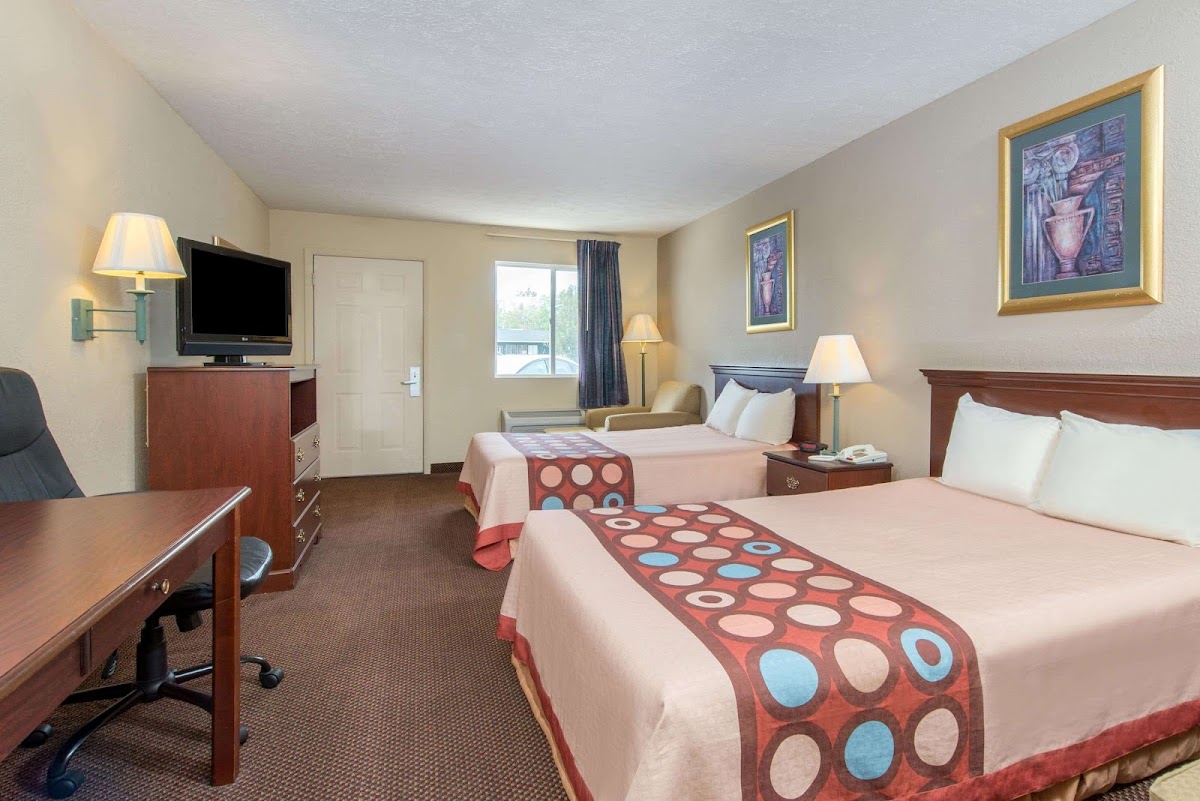 Super 8 by Wyndham Centerville-Richmond photo 2