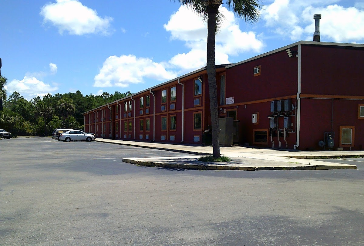 Metro Inn & Suites