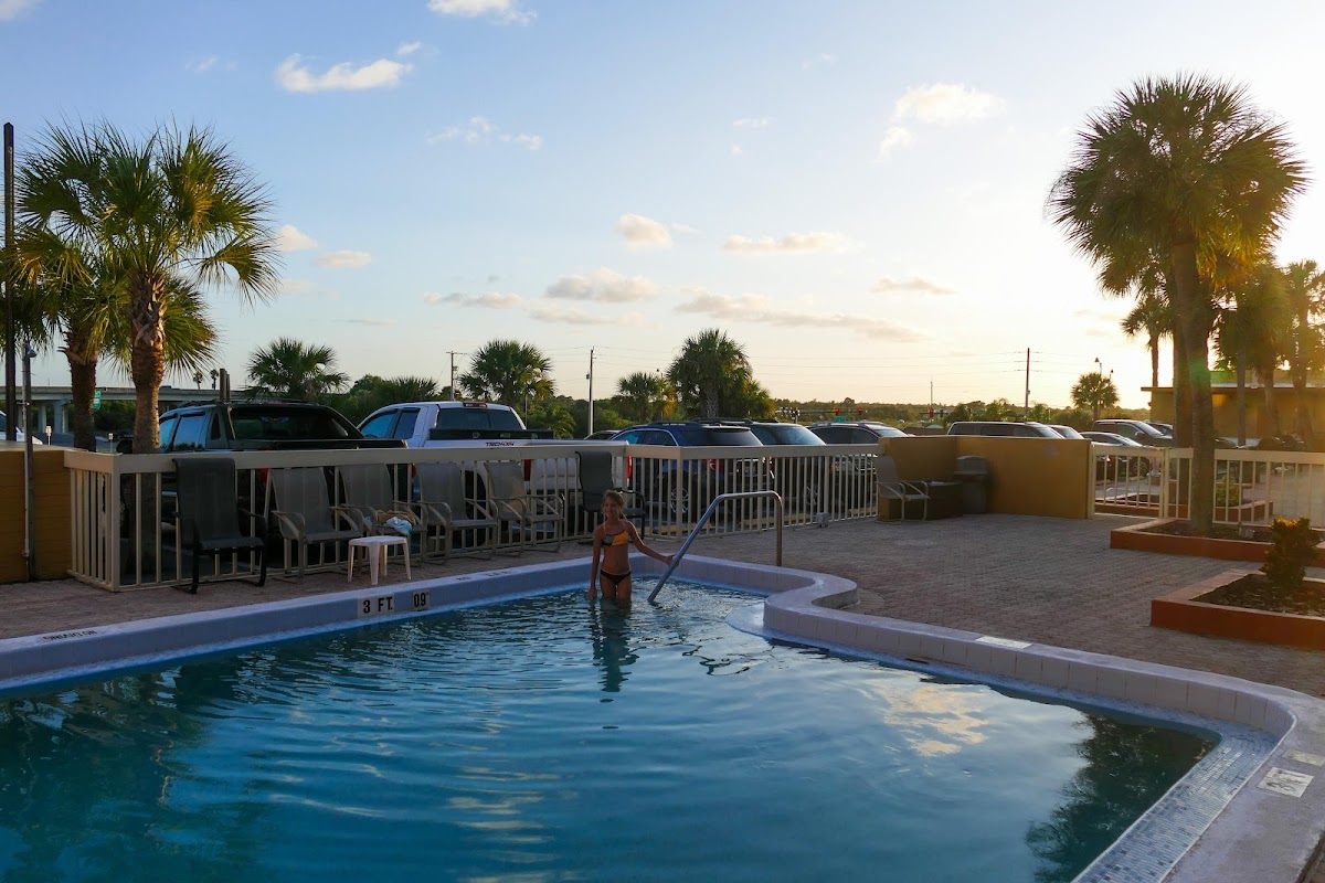 Americas Best Value Inn Cocoa Port Canaveral photo 3