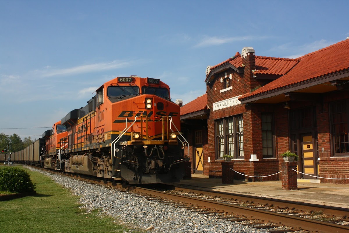 Mena Depot Museum & Visitor Information Center