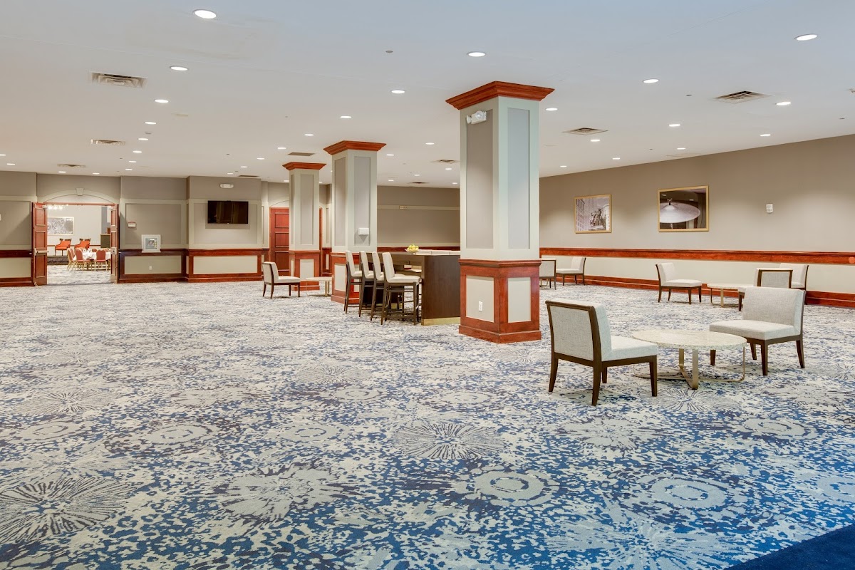 Embassy Suites by Hilton Cleveland Rockside photo 3