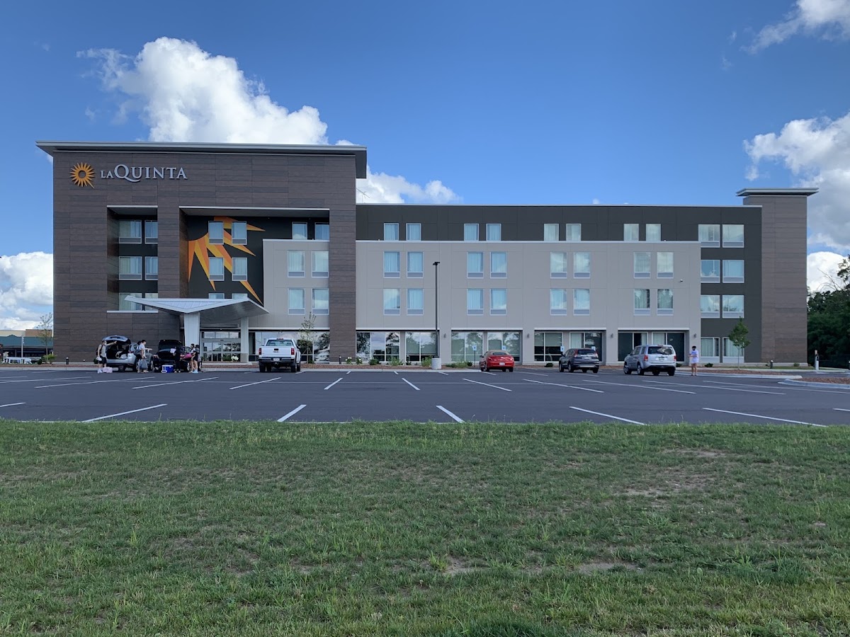 La Quinta Inn & Ste by Wyndham Wisconsin Dells- Lake Delton photo 2
