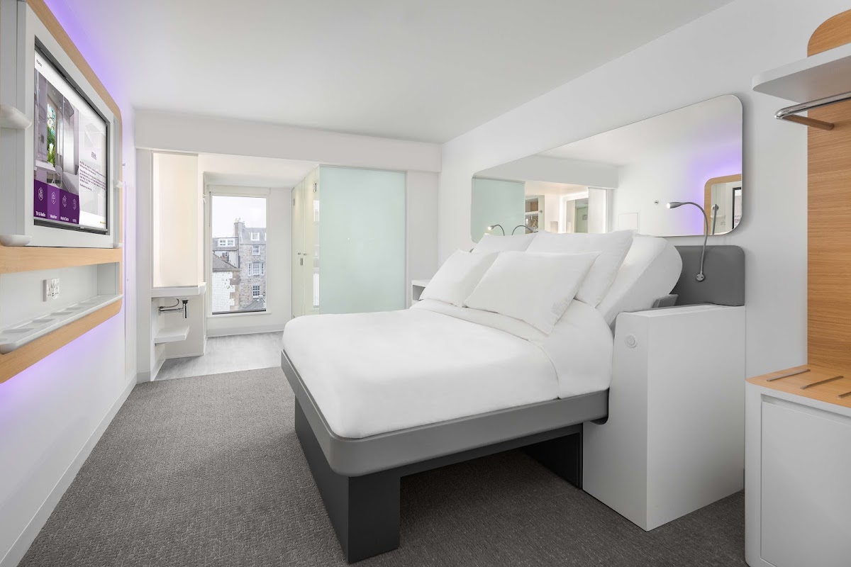 YOTEL Edinburgh photo 2