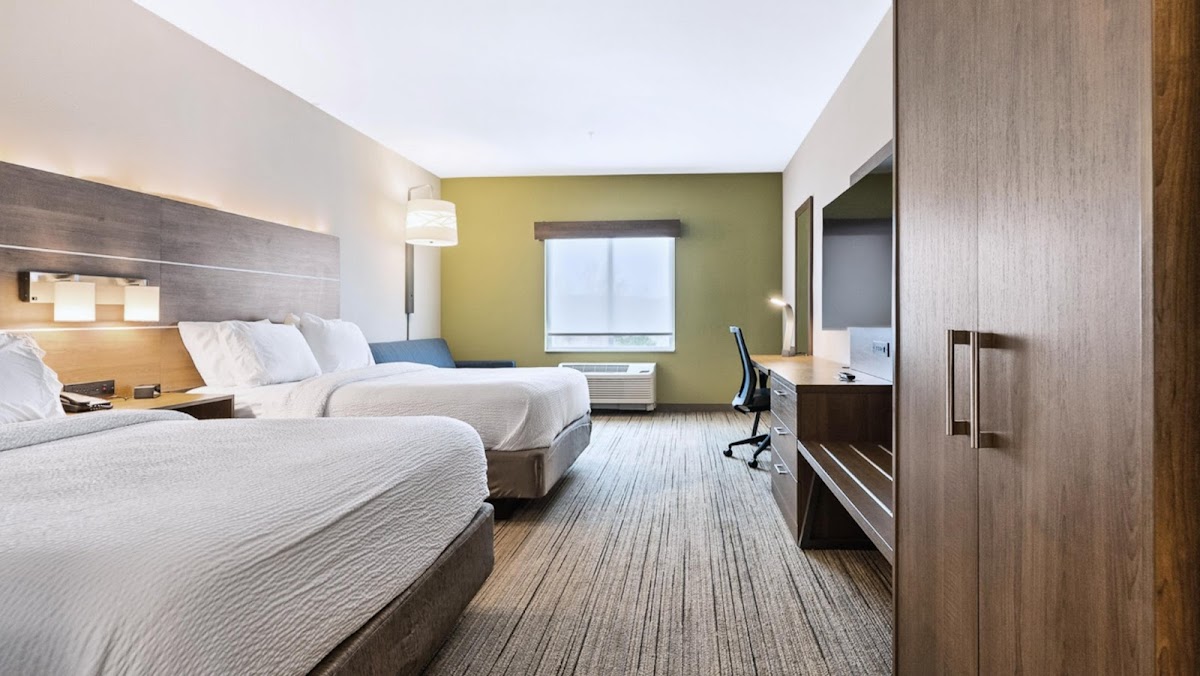 Holiday Inn Express & Suites Macon North by IHG photo 2