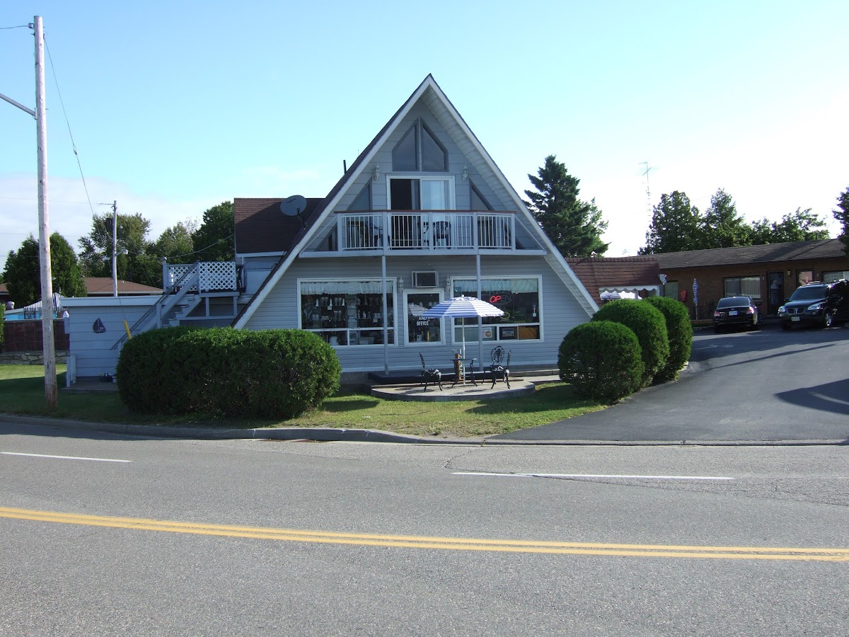 Huron Motor Lodge