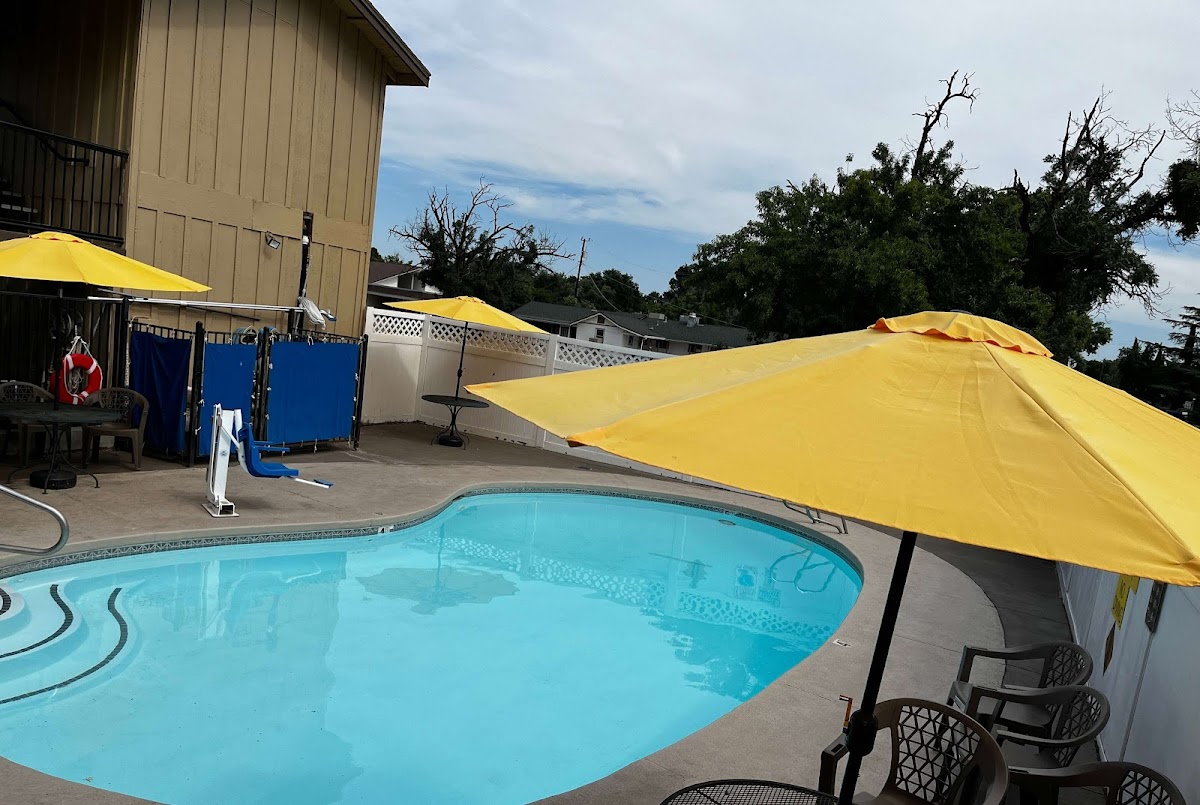 Super 8 by Wyndham Red Bluff photo 3