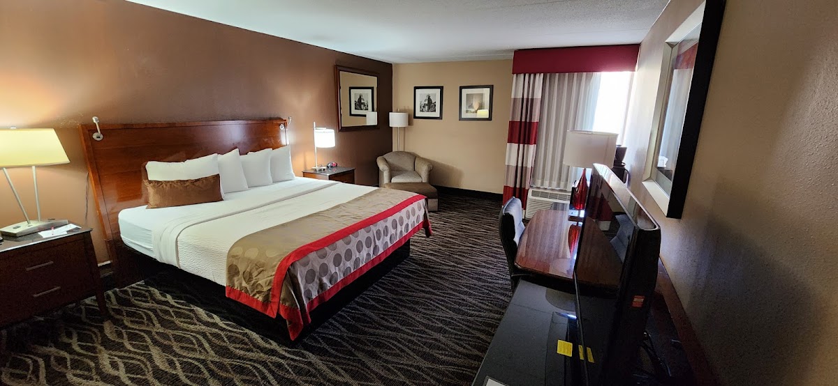 Ramada by Wyndham Statesville photo 2