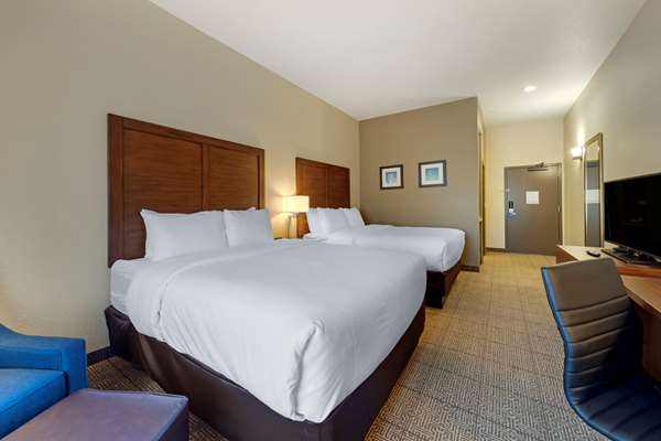 Comfort Inn & Suites Harrah photo 2